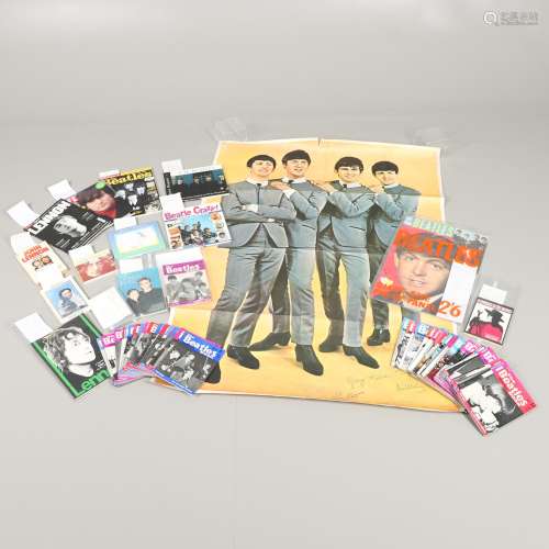 THE BEATLES - VARIOUS COLLECTABLES INCLUDING JOHN LENNON FAT...