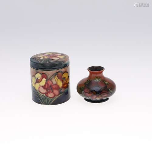 MOORCROFT FLAMBE VASE & LIDDED BOX.