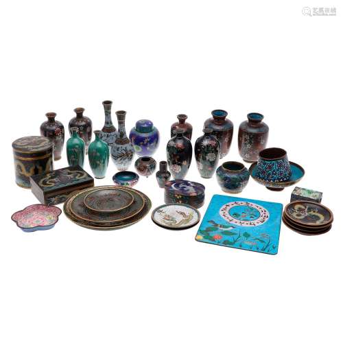 COLLECTION OF JAPANESE CLOISONNE.