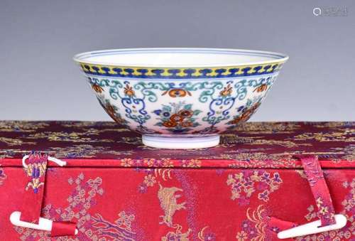 A Doucai Floral Bowl w/Box, Qianlong Mark & Period