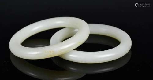 A Pair of White Jade Bangles Qing