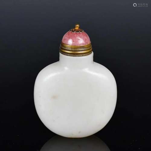 A White Jade Snuff Bottle Qing