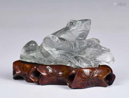 A Crystal Frog Ornament w/Std Republican Period