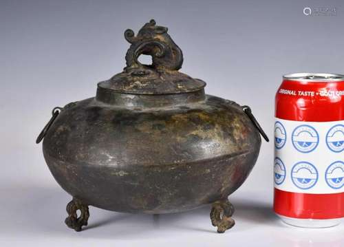 An Archaistic Bronze Covered Censer