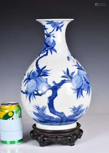 A Blue & White Peach Vase Qianlong Mk w/std