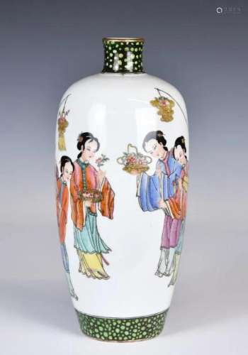 A Famille Rose Figural Vase DaoGuang Mk