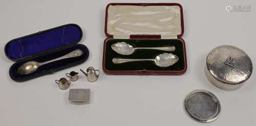 A group of silver, comprising: a Victorian vanity box, Londo...