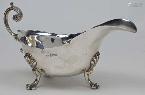 A late Victorian silver sauceboat, Sheffield, 1900, Lee &...