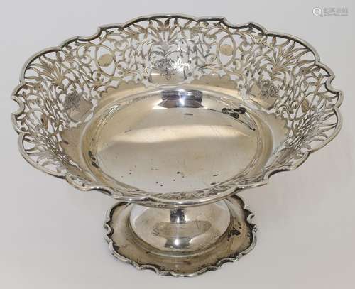 A silver pierced footed fruit dish, Birmingham, 1920, probab...