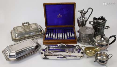 A quantity of silver plate, comprising: a Elkington & Co...
