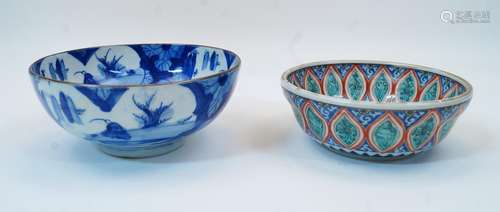 Two Japanese porcelain bowls, 19th / 20th century, the first...