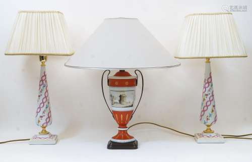 A pair of modern Italian Mangani ceramic table lamps, each w...