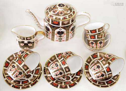 A Royal Crown Derby Imari pattern tea service, late 20th c, ...