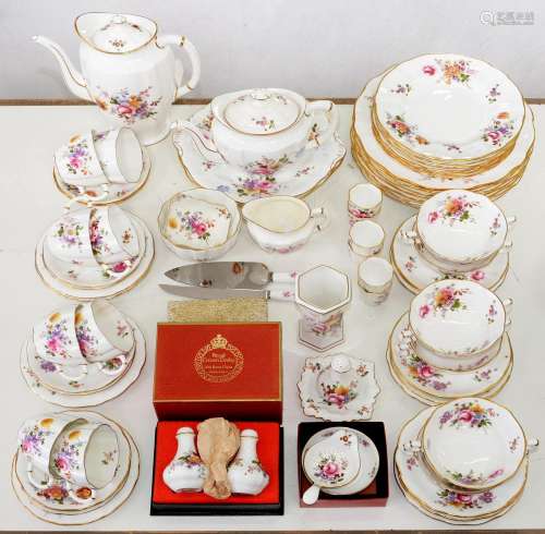 A Royal Crown Derby Posies pattern dinner service, late 20th...