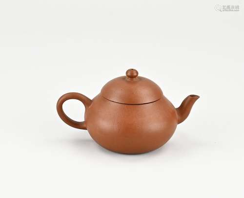 Chinese yixing teapot Ø 7.5 cm.