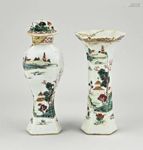 Two Chinese vases, H 19.5 - 23 cm.