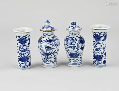 4-piece Chinese cabinet set, H 8.5 - 10 cm.