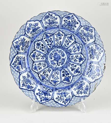 Chinese kang xi dish Ø 38.5 cm.