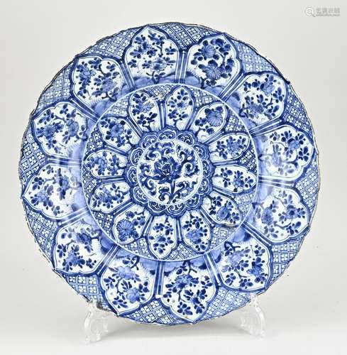 Chinese kang xi dish Ø 38.5 cm.