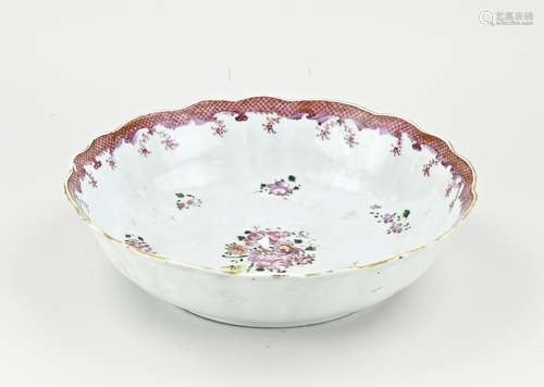 Chinese porcelain bowl Ø 26 cm.