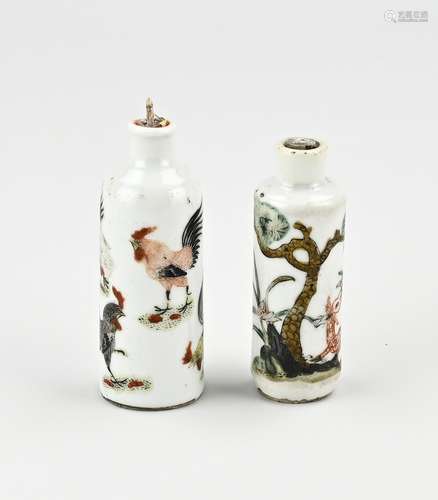 Two Chinese snuff bottles