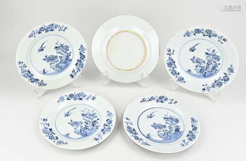 Five 18th century Chinese plates Ø 23 cm.