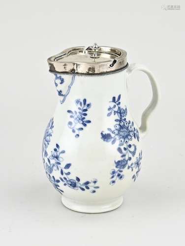 Chinese jug with silver lid, H 16 cm.