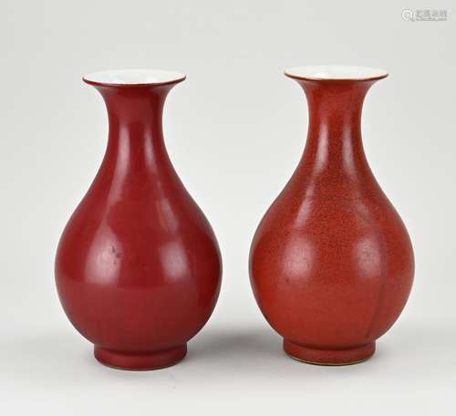 Two Chinese vases, H 23.5 - 24 cm.