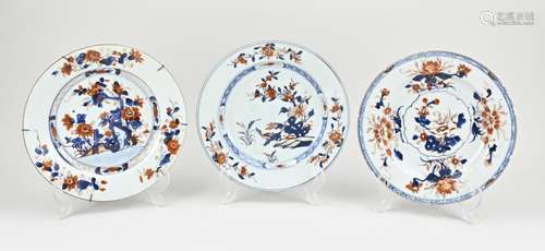 Three Chinese Imari plates Ø 23.5 cm.