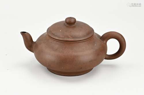 Chinese yixing teapot Ø 12 cm.