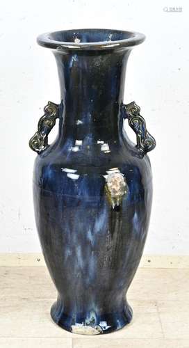 Very large Chinese vase, H 102 cm.