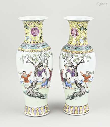 2x Chinese Republic vase, H 35 cm.