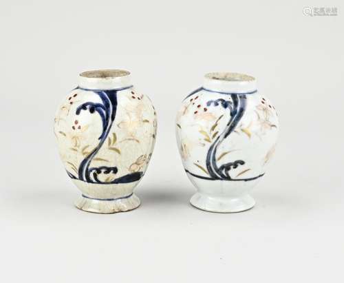 Two Imari tea canisters