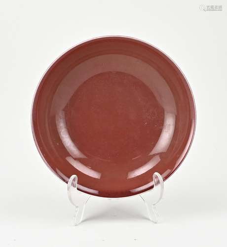 Chinese dark red plate Ø 19.2 cm.