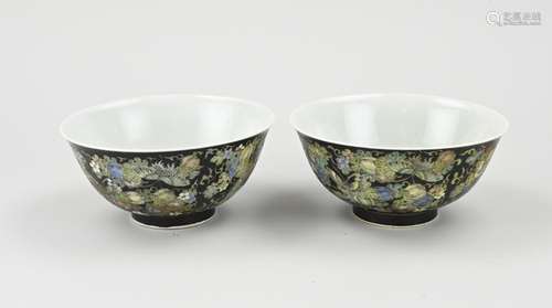 Two Chinese bowls Ø 15.8 cm.