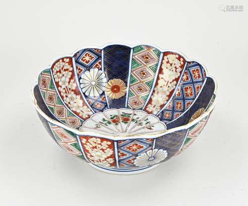 Japanese Imari bowl Ø 25 cm.