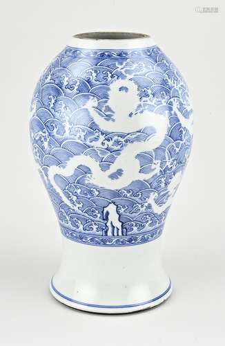 Chinese vase, H 30.5 cm.