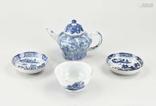 4 Pieces of antique Chinese porcelain