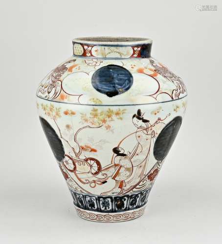 Japanese Imari pot, H 28 cm.