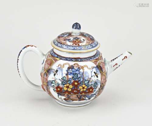 Chinese Imari teapot Ø 9.5 cm.