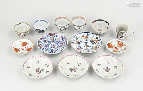 Lot of Chinese porcelain (13 x)