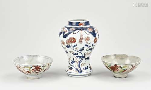 Three parts of antique Chinese porcelain