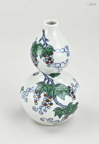 Chinese knob vase, H 13 cm.