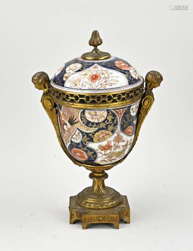 Japanese Imari lid coupe