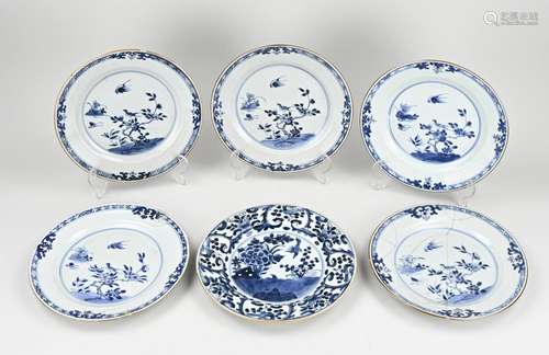 Six 18th century Chinese plates Ø 22.5 cm.