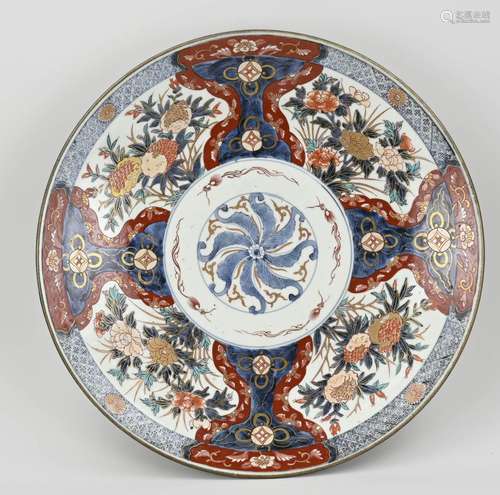 18th century Japanese dish Ø 46.5 cm.