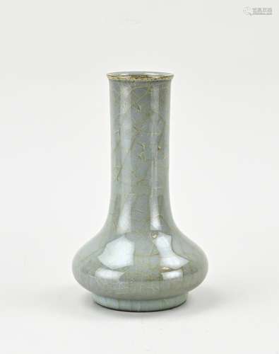 Chinese celadon vase, H 18.5 cm.