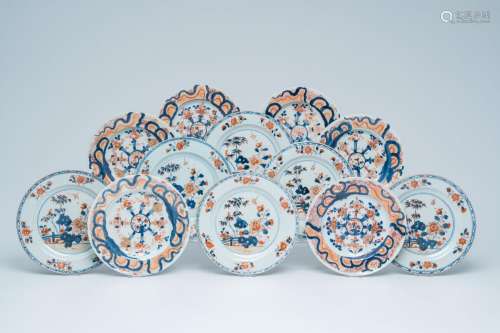 Twelve Chinese Imari-style plates with floral design, Kangxi...