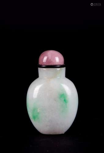 Jade and quartz snuff bottle