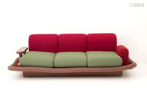 ETTORE SOTTSASS. Sofa Tappeto Volante for BEDDING PATENTS